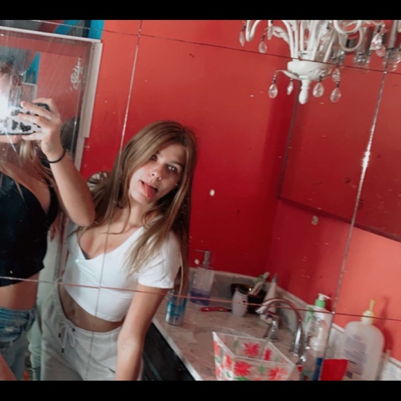 Meet your Posher, Amelia - Picture 1 of 1